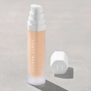 Fenty Beauty Soft’lit naturally luminous longwear foundation 150